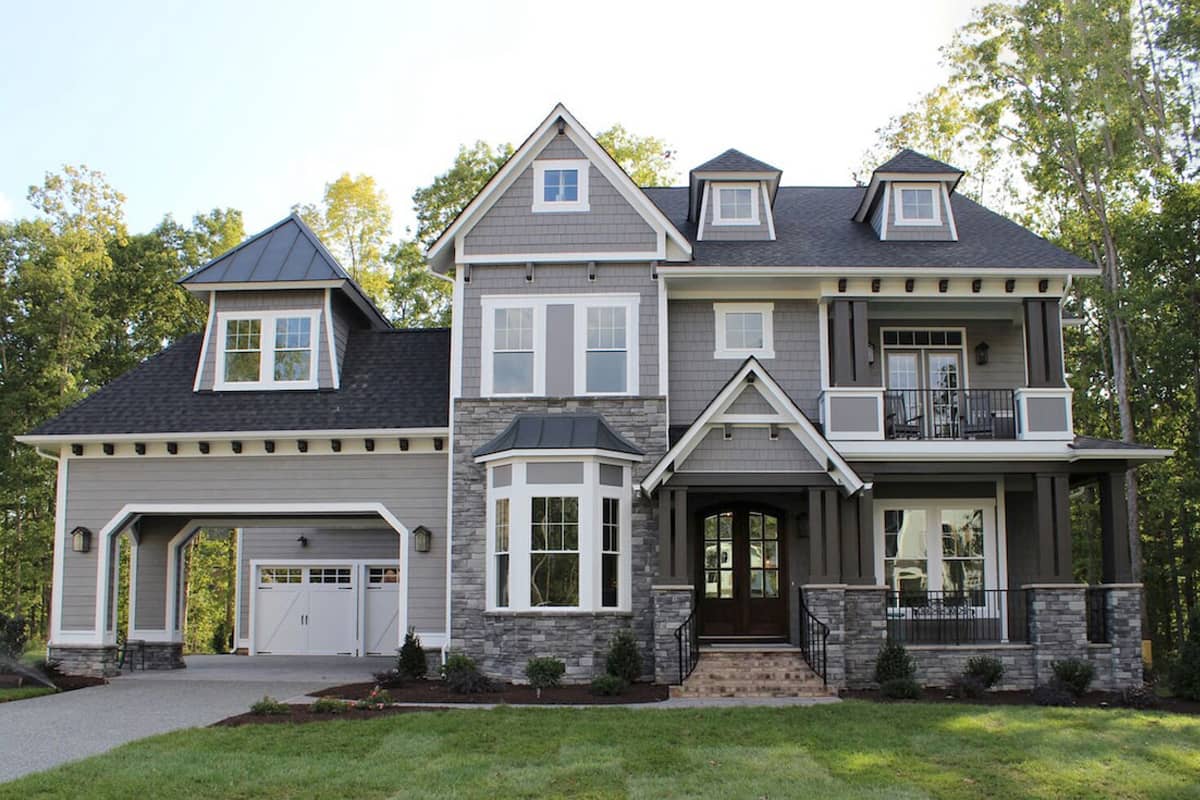 Luxury Country home (ThePlanCollection: Plan #198-1060)