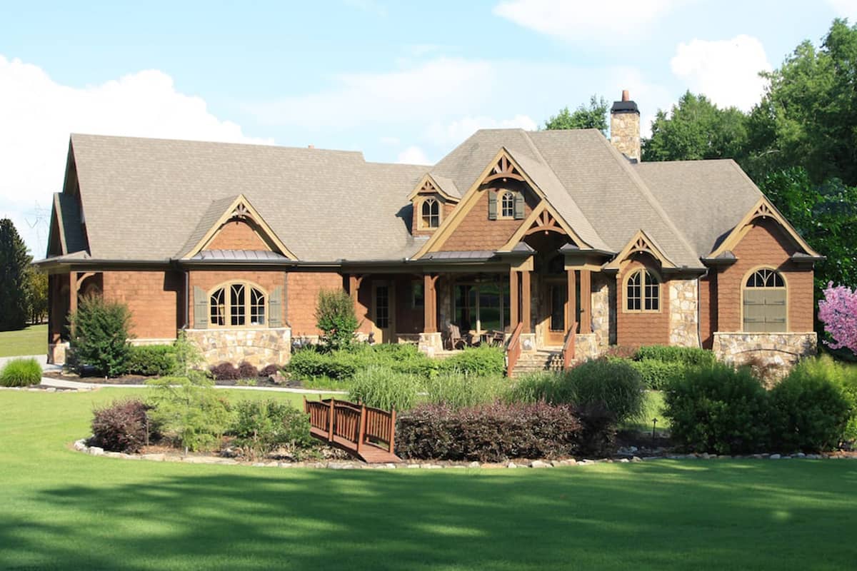 Cottage home (ThePlanCollection: Plan #198-1080)