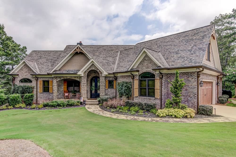 Rustic luxury home (ThePlanCollection: Plan #198-1094)