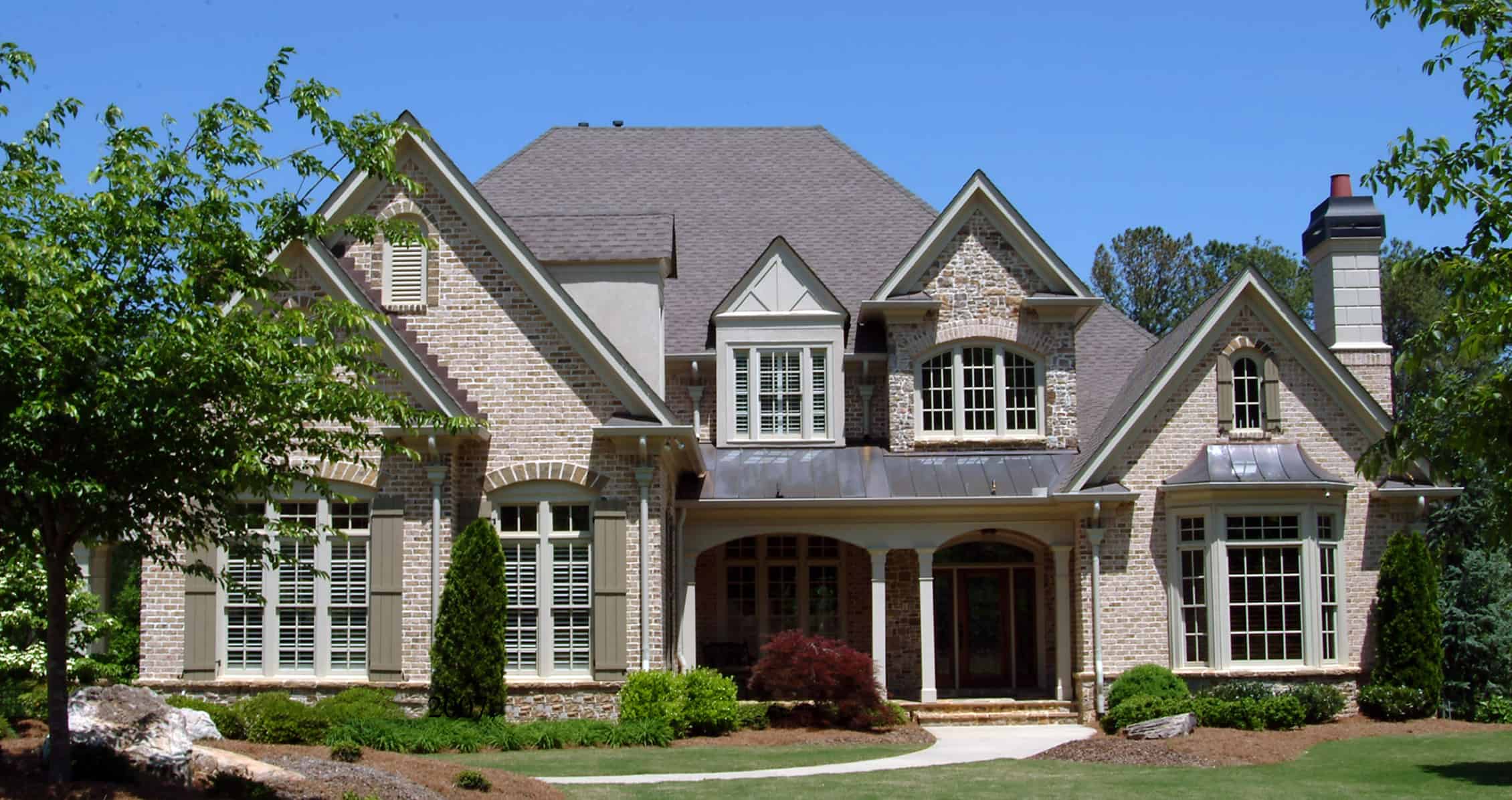 Front elevation of Southern home (ThePlanCollection: House Plan #198-1108)