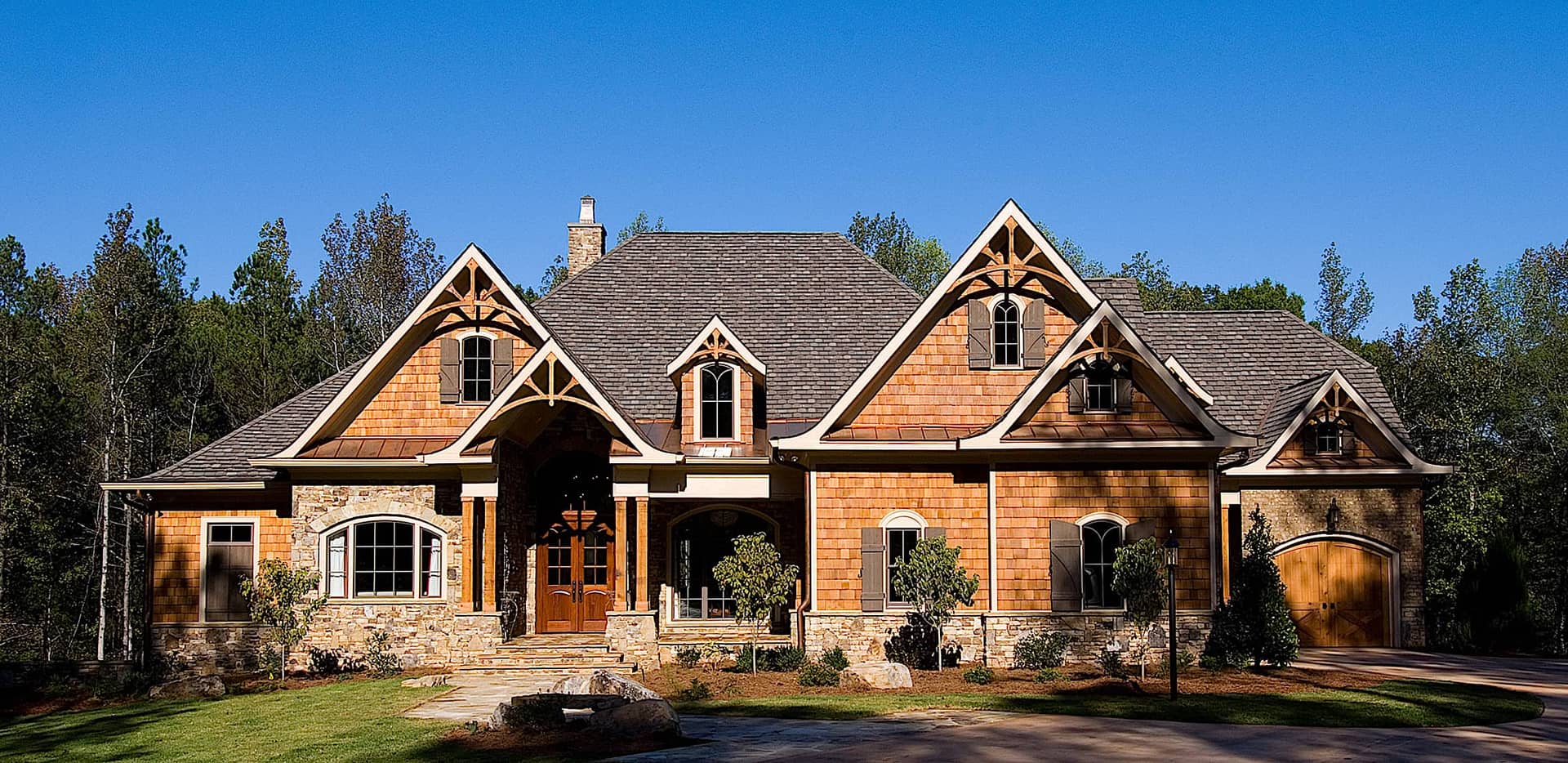 Rustic home (ThePlanCollection: Plan #198-1111)