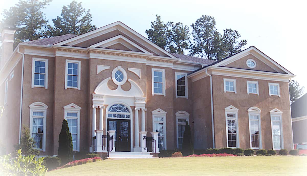 Colonial home (ThePlanCollection: Plan #198-1136)