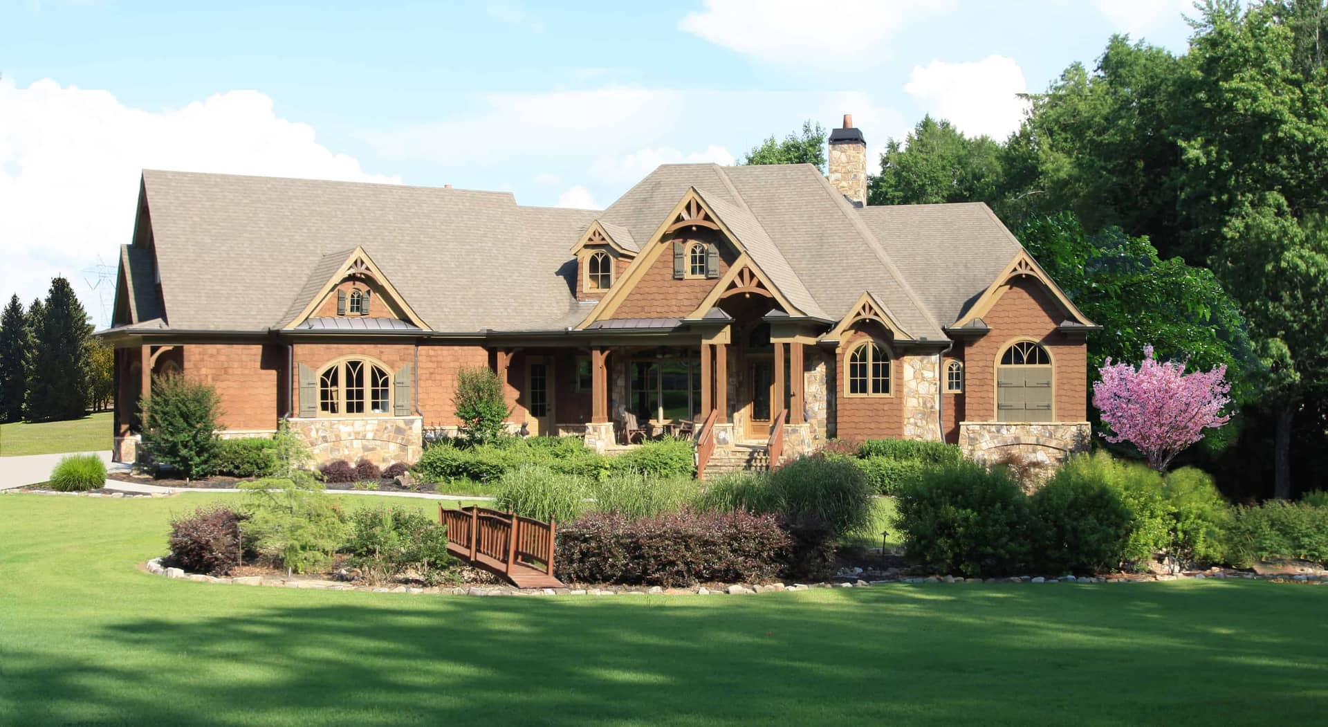 Cottage style home (ThePlanCollection: Plan #198-1146)