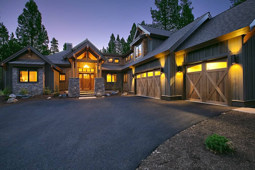 Rustic Craftsman style home (ThePlanCollection: Plan #202-1007)