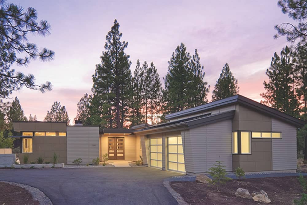 Mid-Century Modern style home (ThePlanCollection: Plan #202-1011)