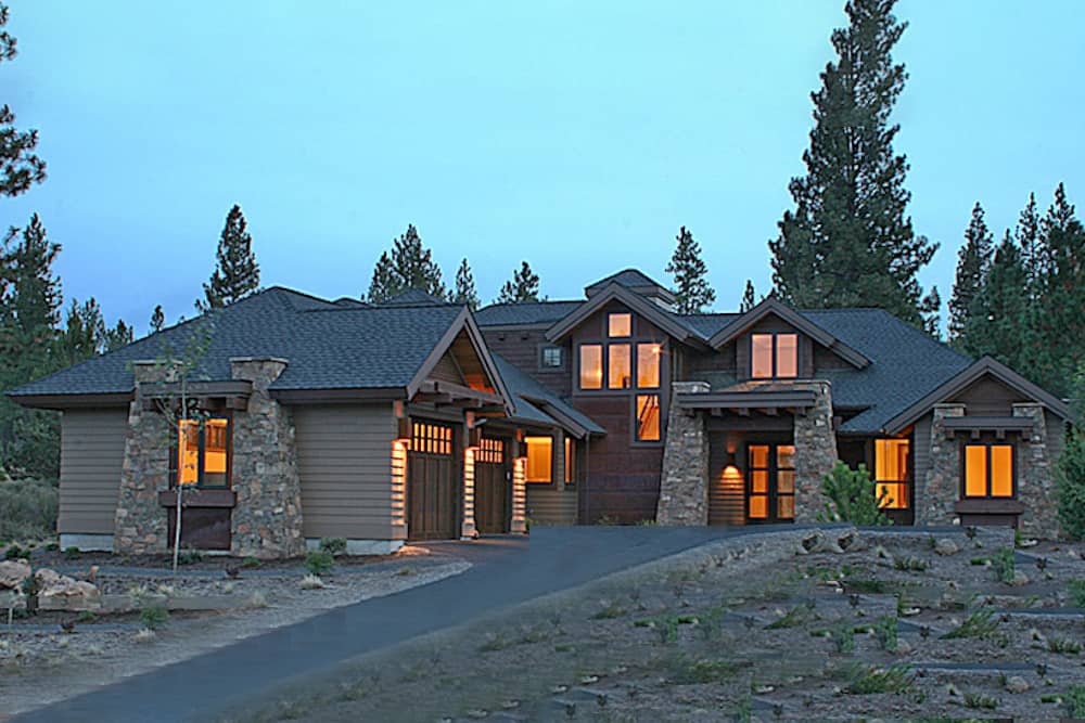 Contemporary style home (ThePlanCollection: Plan #202-1012)