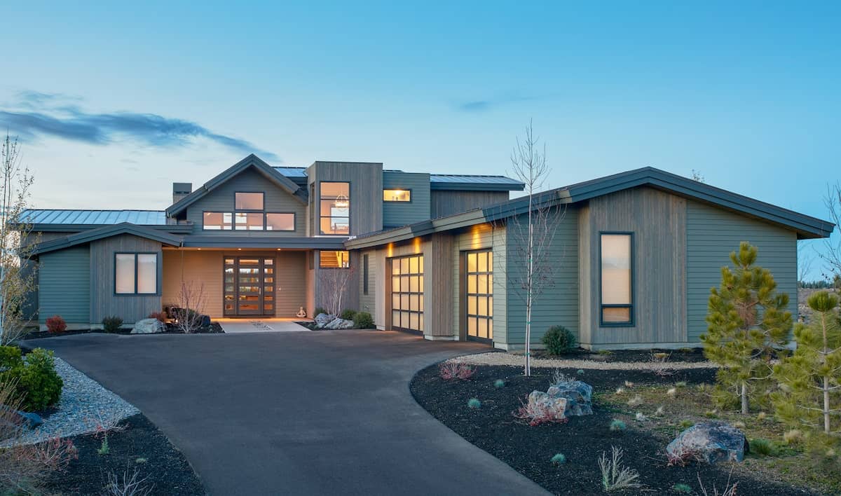 Contemporary home (ThePlanCollection: Plan #202-1019)