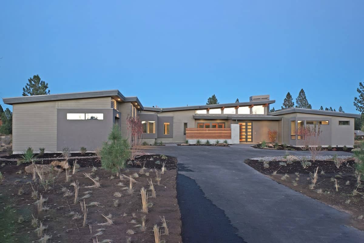 Modern style home (ThePlanCollection: Plan #202-1022)