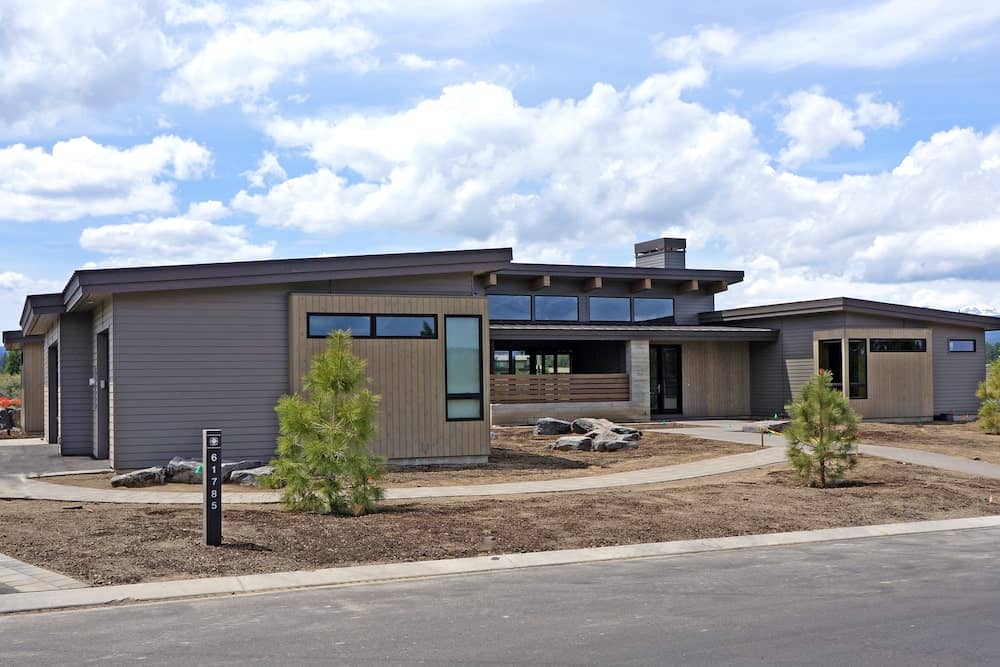 Luxury home (ThePlanCollection: Plan #202-1025)