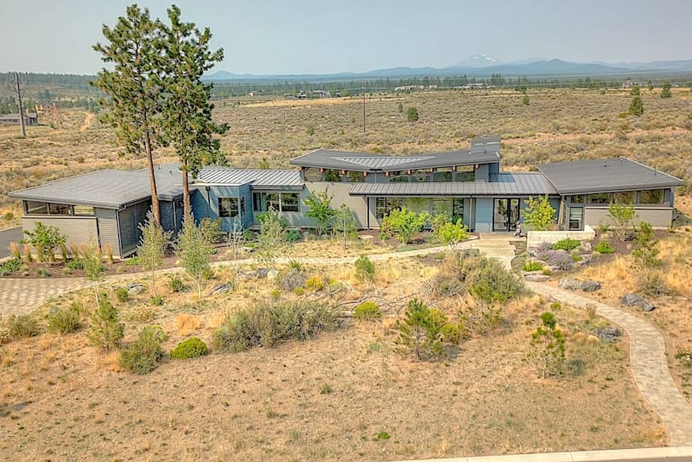 Transitional Modern home (ThePlanCollection: Plan #202-1026)