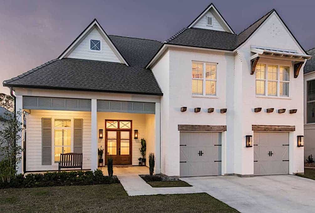 Country home (ThePlanCollection: Plan #204-1017)