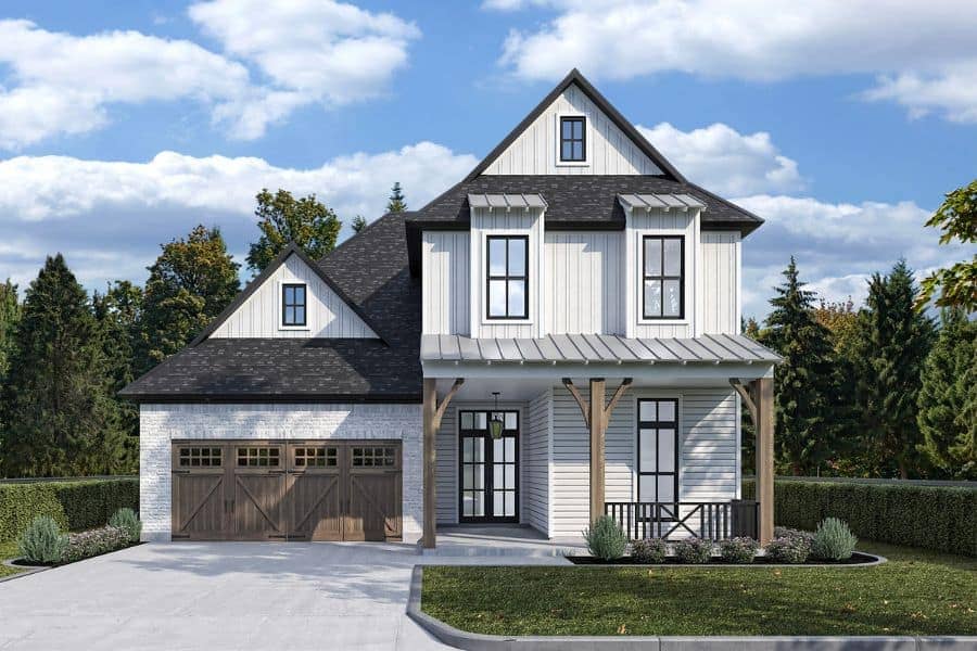 Front elevation of Country home (ThePlanCollection: House Plan #204-1057)