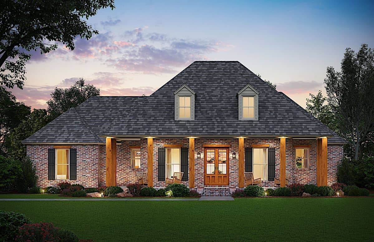 Front elevation of Ranch home (ThePlanCollection: House Plan #206-1000)