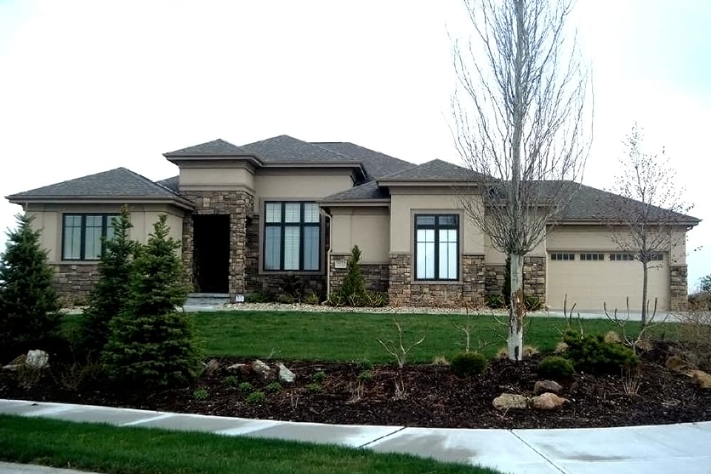 2-Bedroom, 2512 Sq Ft Contemporary House Plan - 100-1246 - Front Exterior