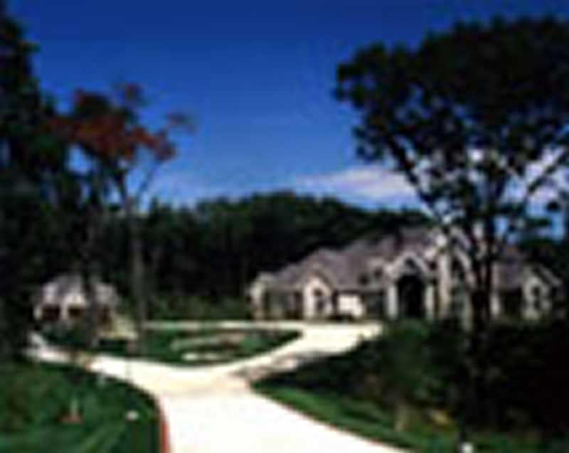 EXTERIOR PHOTO