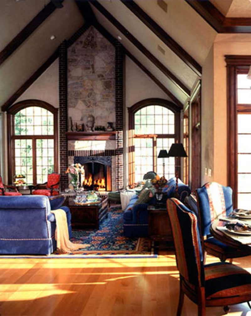 INTERIOR PHOTO