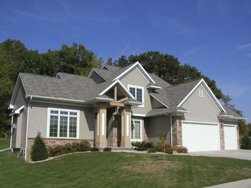 4-Bedroom, 2044 Sq Ft Craftsman House Plan - 101-1243 - Front Exterior