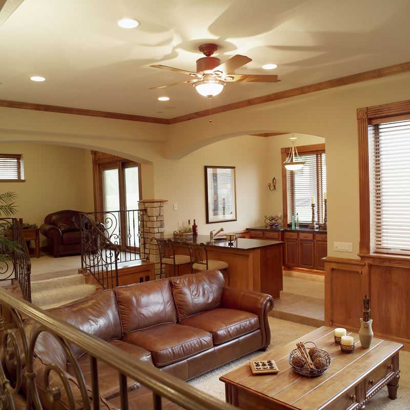 INTERIOR PHOTO