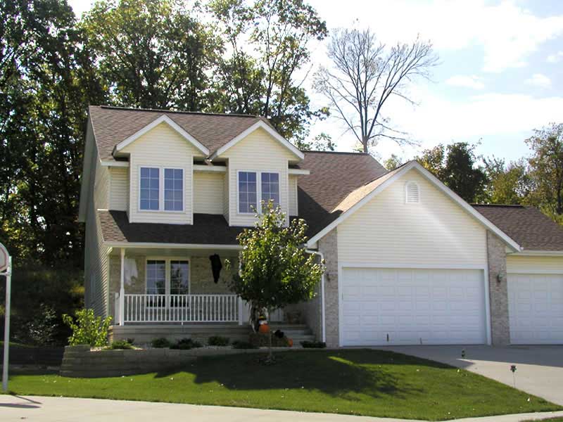 4-Bedroom, 2073 Sq Ft Country Home Plan - 101-1824 - Main Exterior