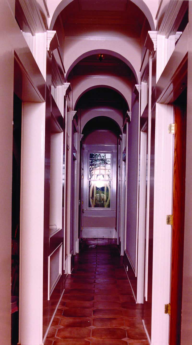 WALK - WAY INTERIOR PHOTO