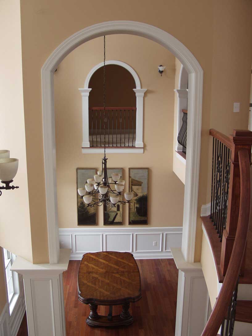 Entry Hall: Staircase