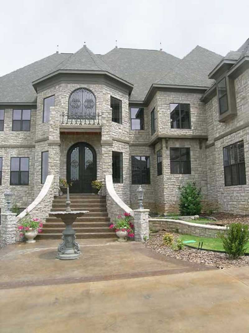 EXTERIOR PHOTO