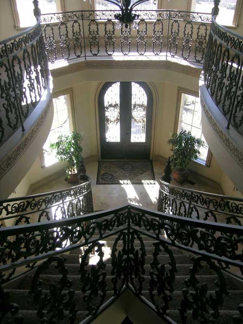 INTERIOR PHOTO