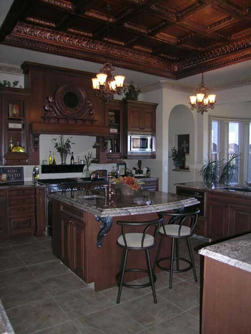 INTERIOR PHOTO