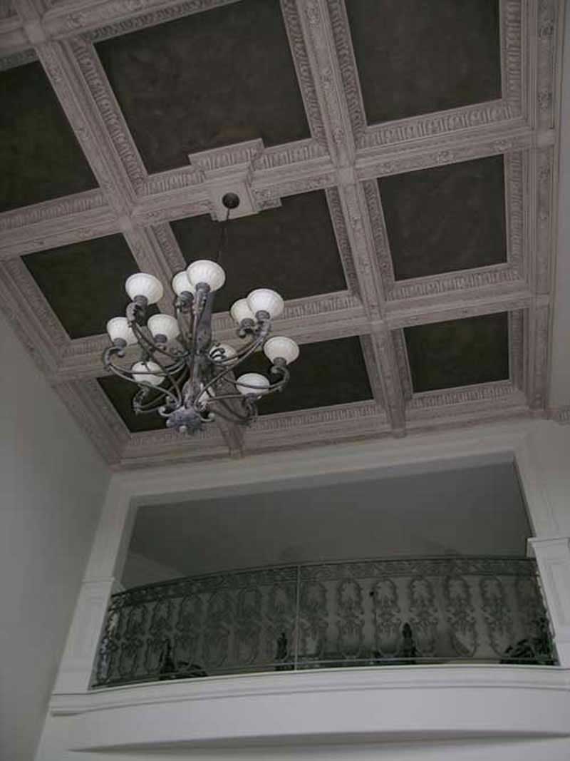 INTERIOR PHOTO