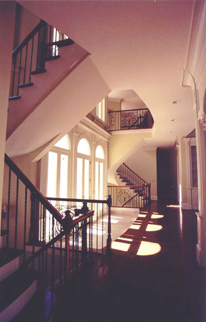 INTERIOR PHOTO