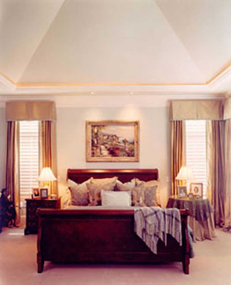 INTERIOR PHOTO