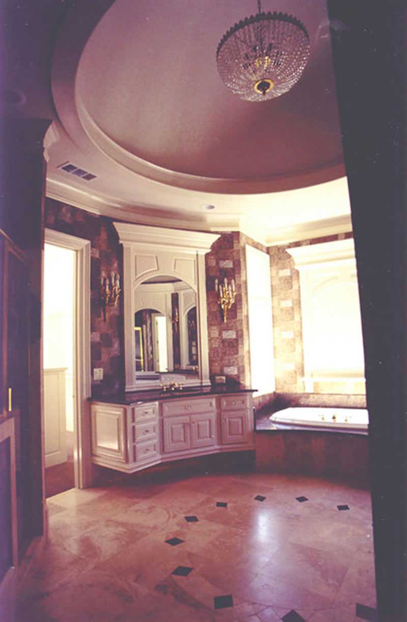 INTERIOR PHOTO