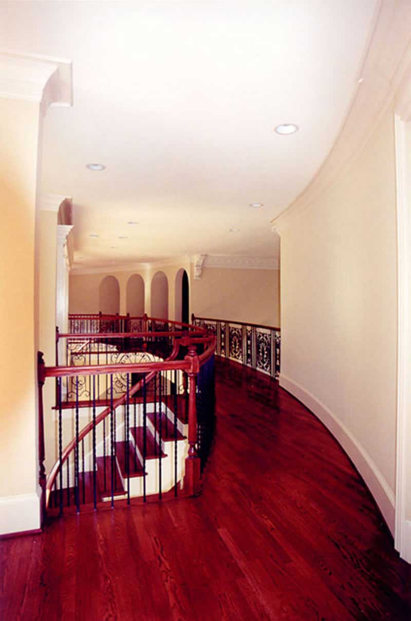 INTERIOR PHOTO