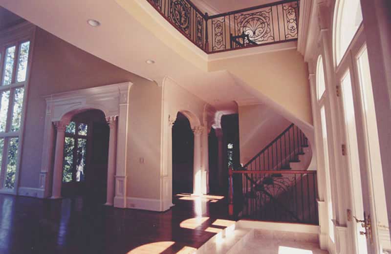 INTERIOR PHOTO