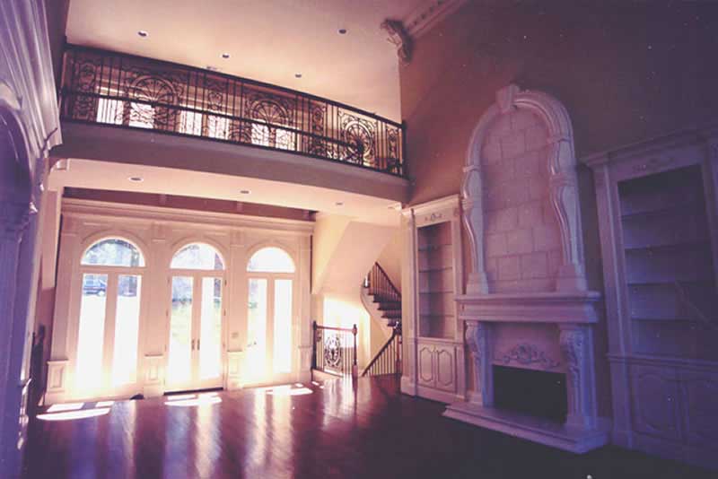 INTERIOR PHOTO