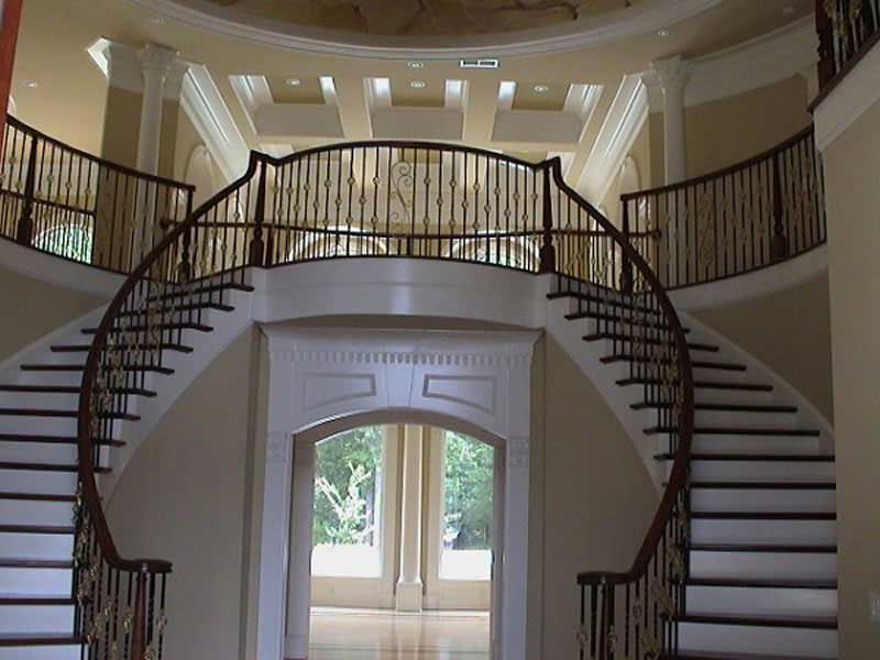 INTERIOR PHOTO