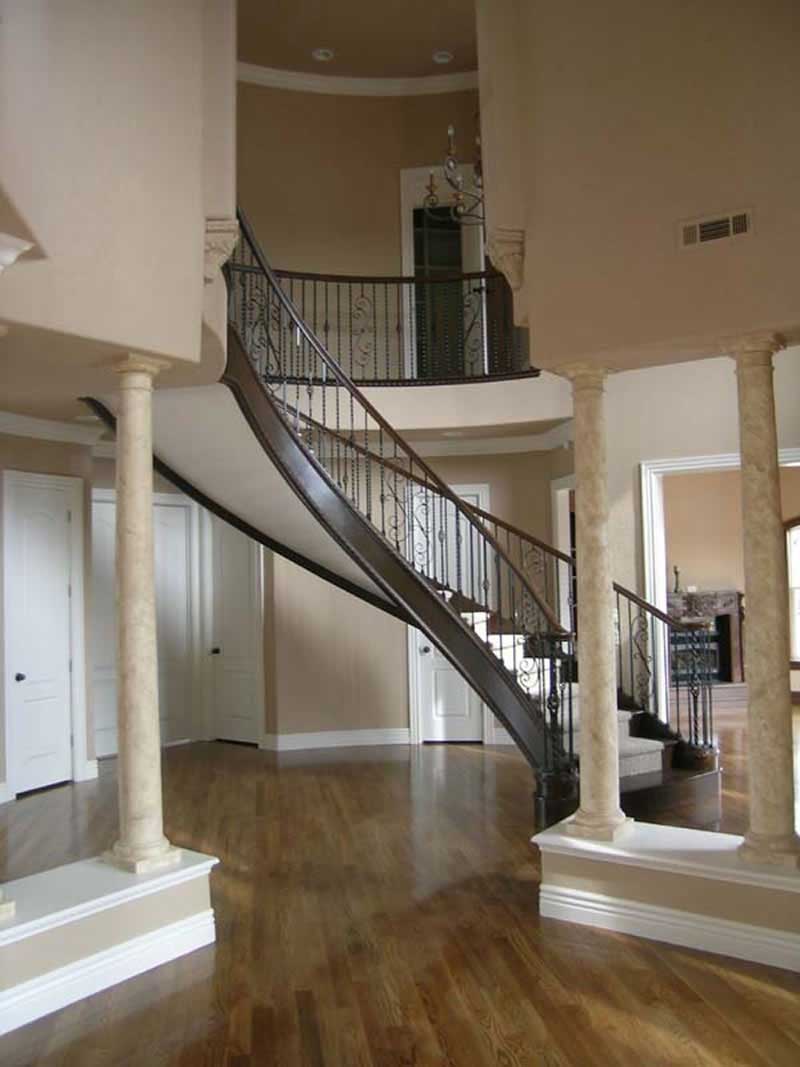 INTERIOR PHOTO