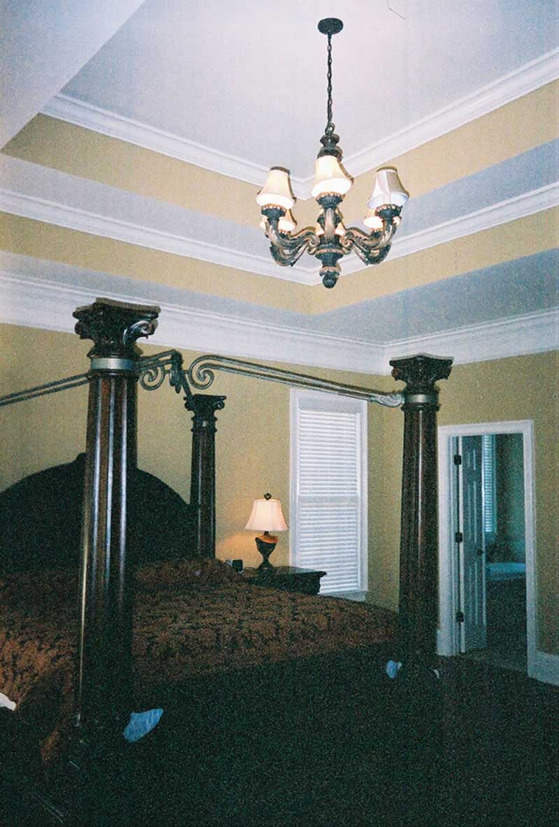 INTERIOR PHOTO