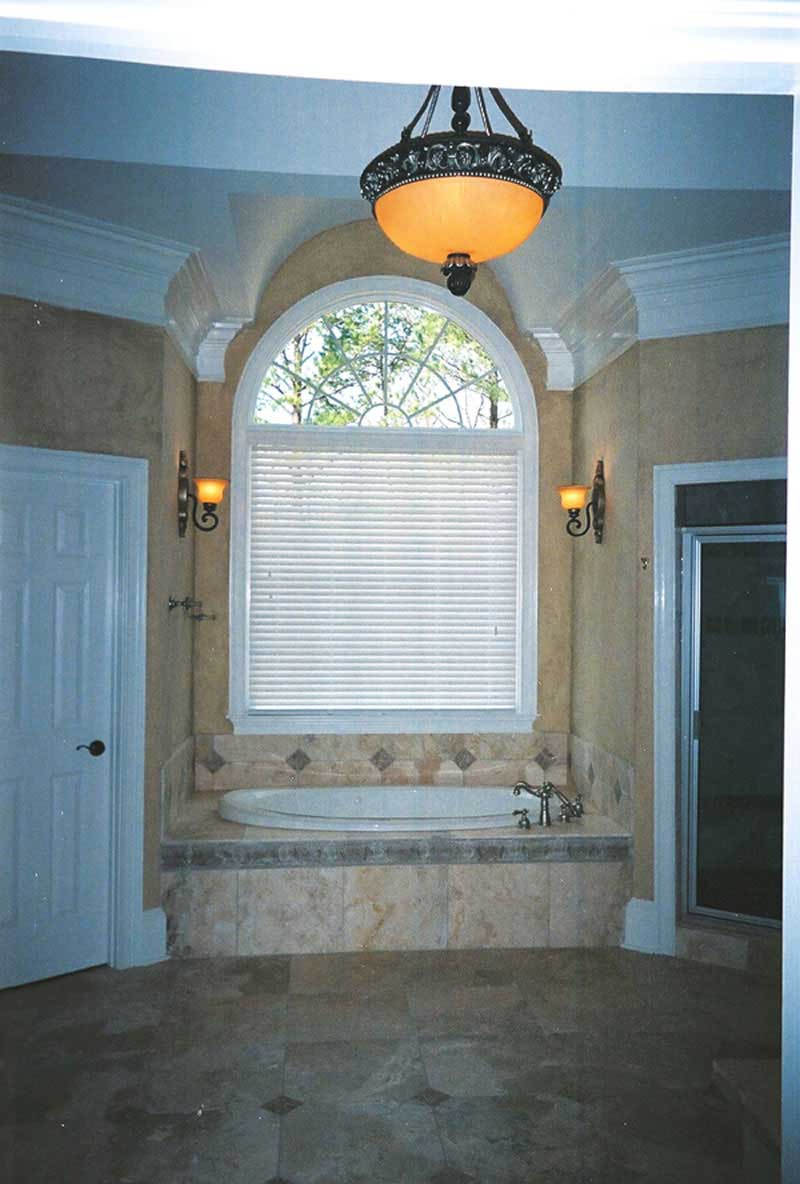 INTERIOR PHOTO