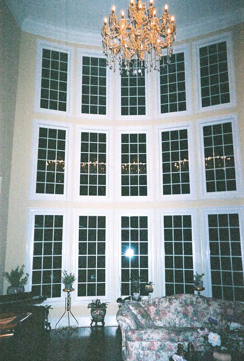 INTERIOR PHOTO