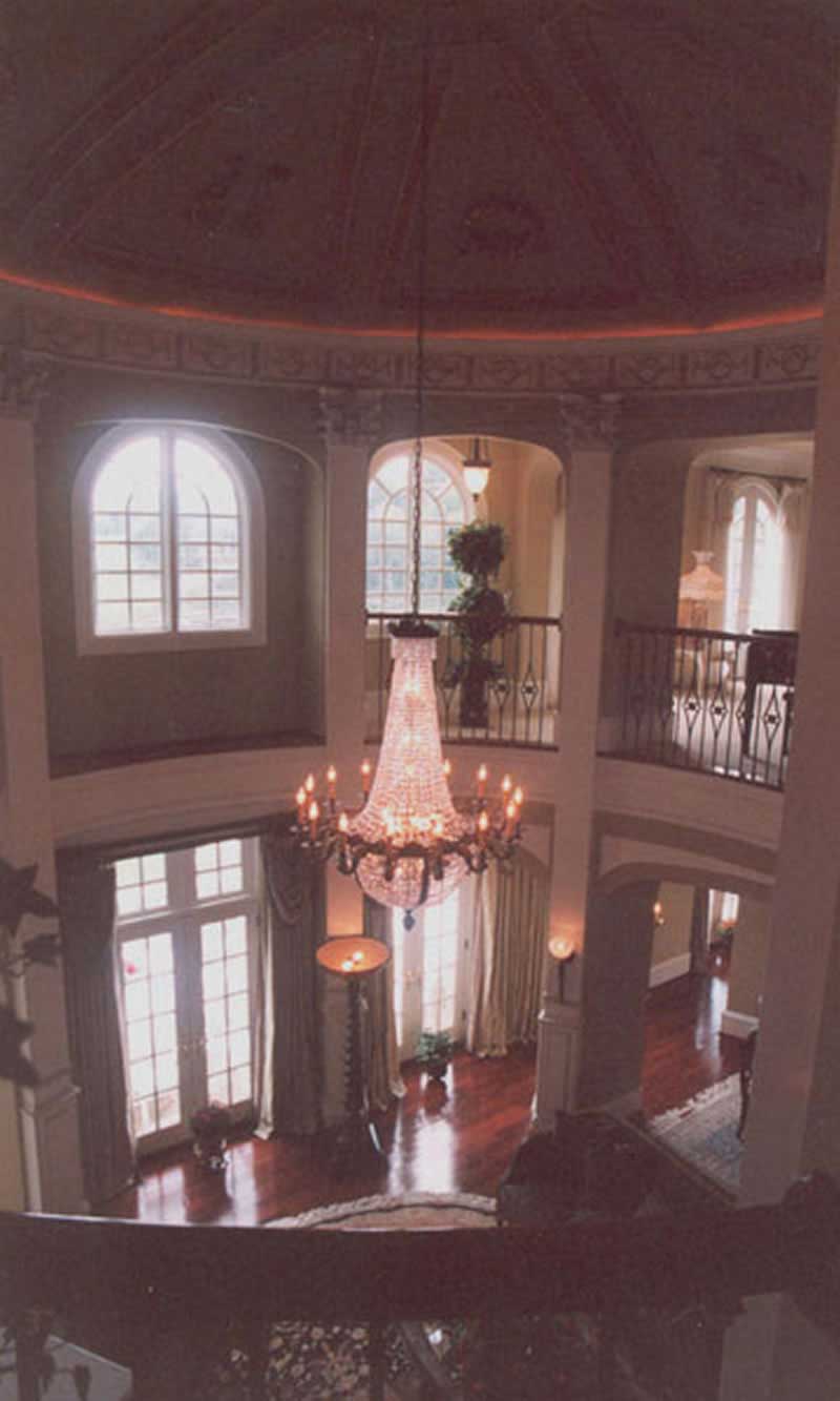 INTERIOR PHOTO