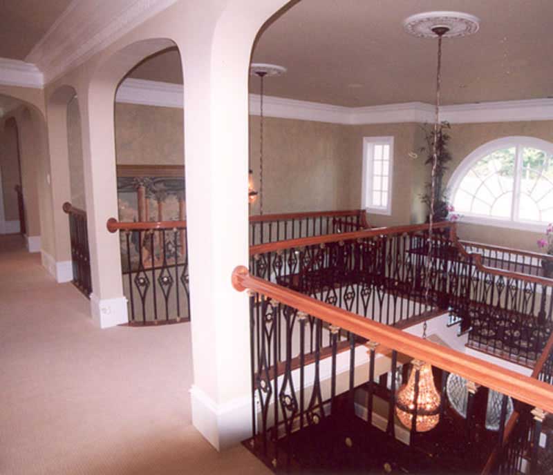 INTERIOR PHOTO