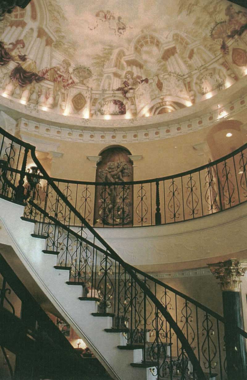INTERIOR PHOTO