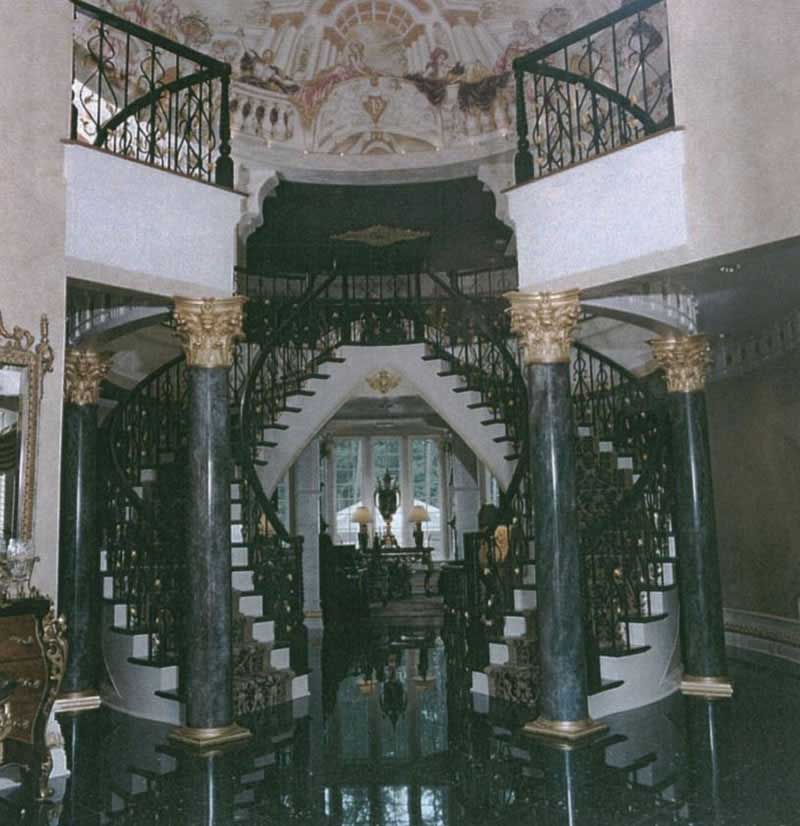 INTERIOR PHOTO