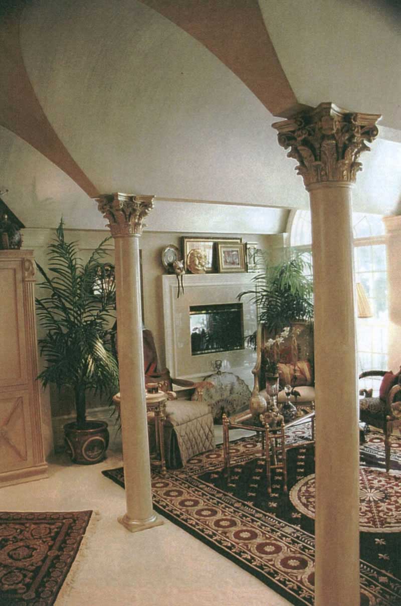 INTERIOR PHOTO