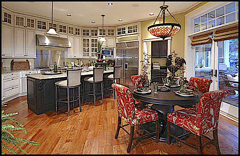 Kitchen: Breakfast Nook