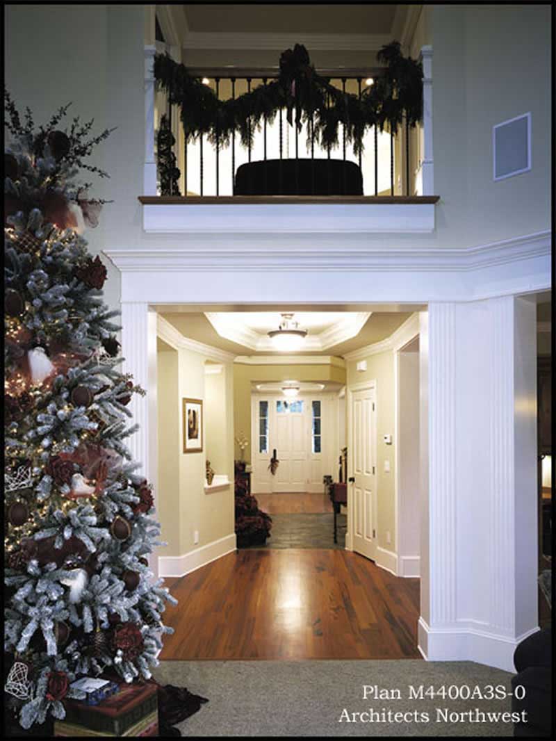 Entry Hall: Holidays