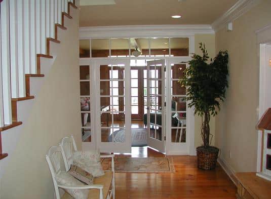 Entry Hall: Foyer