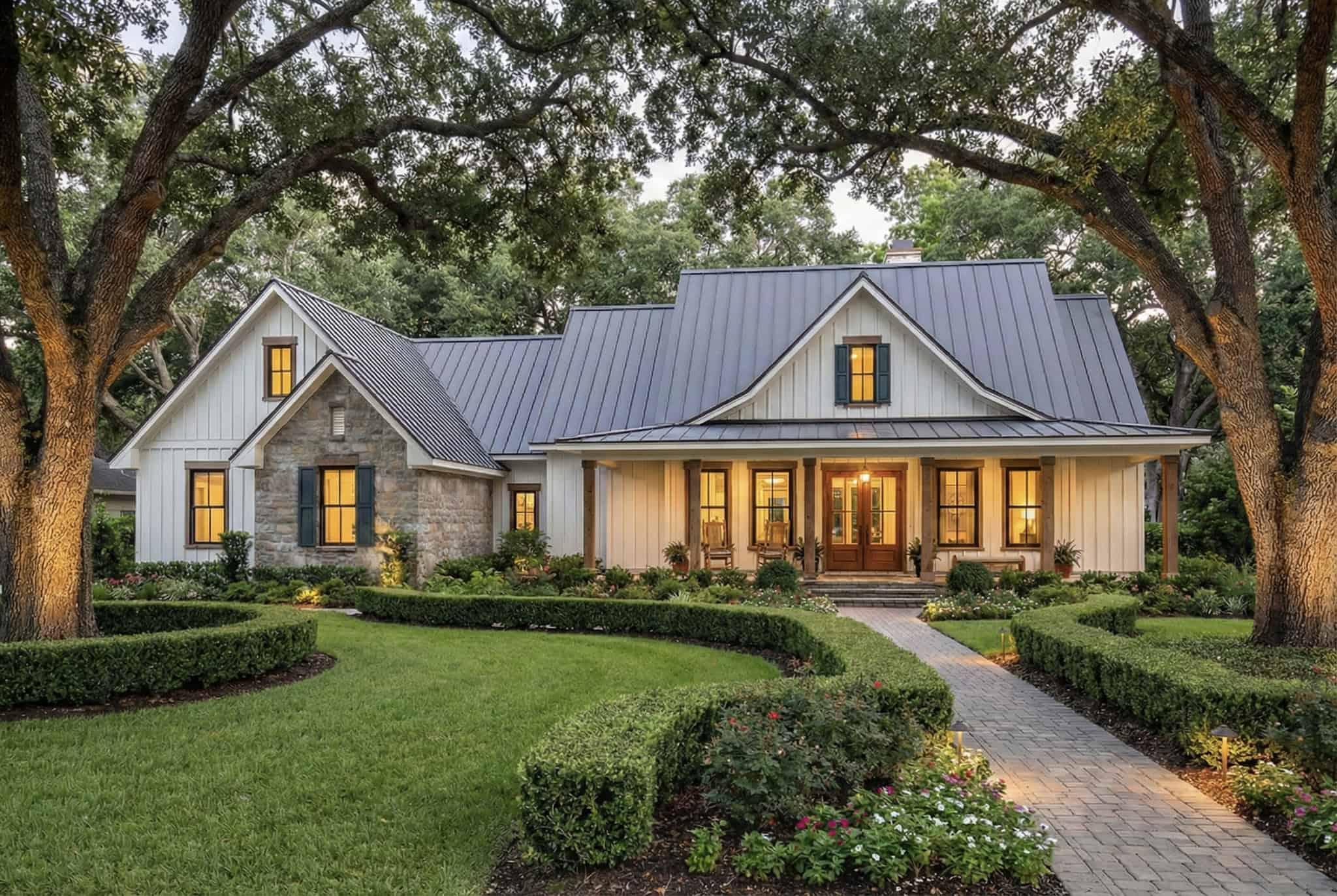 Front elevation of Country home (ThePlanCollection: House Plan #117-1150)