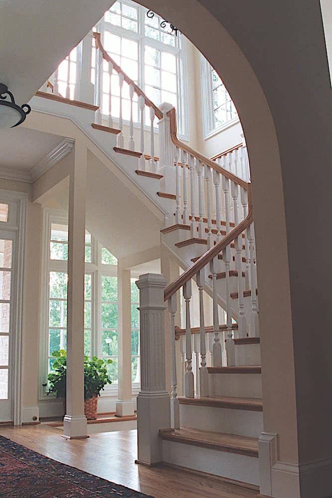Entry Hall: Staircase